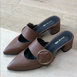 Mule heels in camel leather